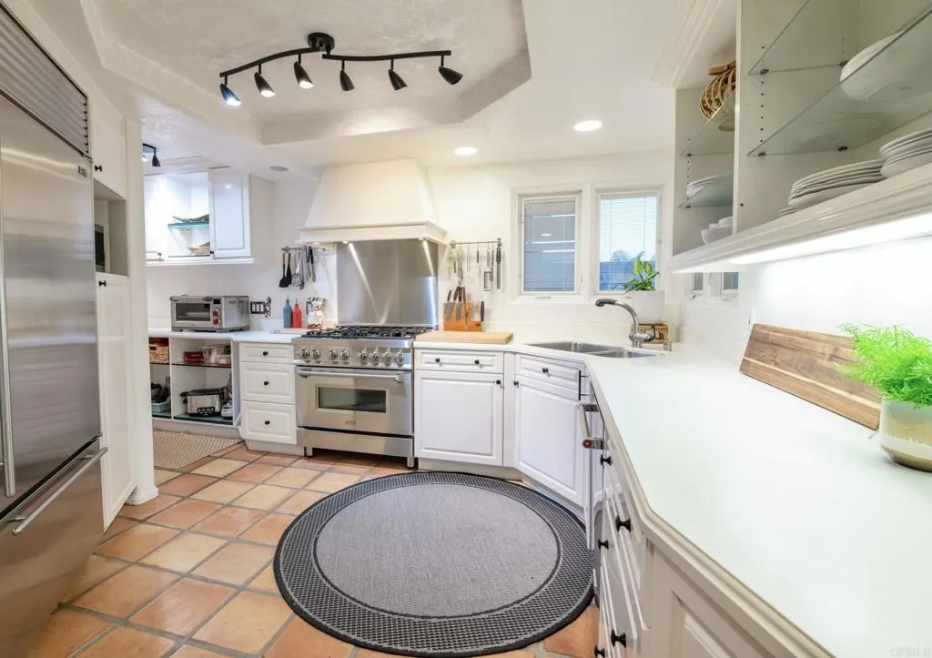 https://cdn.realtyfeed.com/cdn/127/306544278/bb4cde8f7ff51b410d6817fb1e52dcec.webp