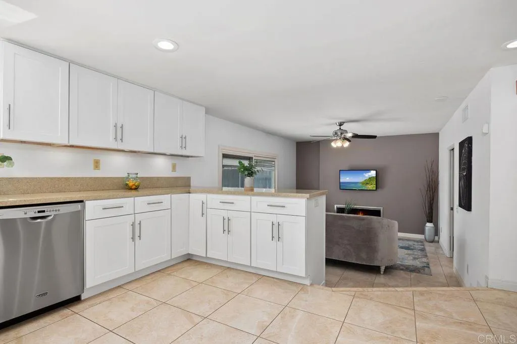 https://cdn.realtyfeed.com/cdn/127/306544316/6bc1e63464a1fc191cc1765576db013e.webp