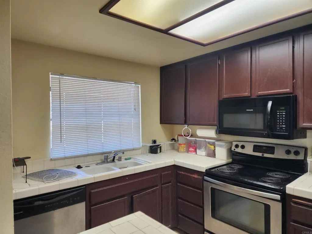 Photo #4: PTP2507078 Listing 