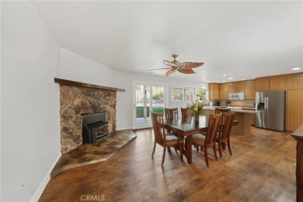 https://cdn.realtyfeed.com/cdn/127/306544369/1070821c3c3ea05263899440f9045b80.webp