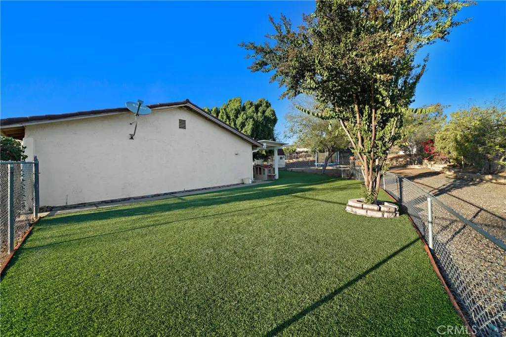 https://cdn.realtyfeed.com/cdn/127/306544369/12ef9e227f9c9a62b060d652c6f968b0.webp