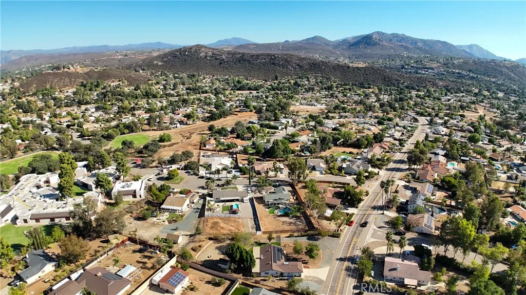 https://cdn.realtyfeed.com/cdn/127/306544369/1ed8e928aca0573492bfe2af20f6ec1d.webp
