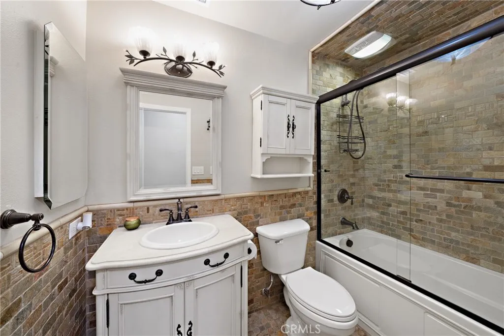 https://cdn.realtyfeed.com/cdn/127/306544369/43aea5d280877de4bb3cf1d1c897b771.webp
