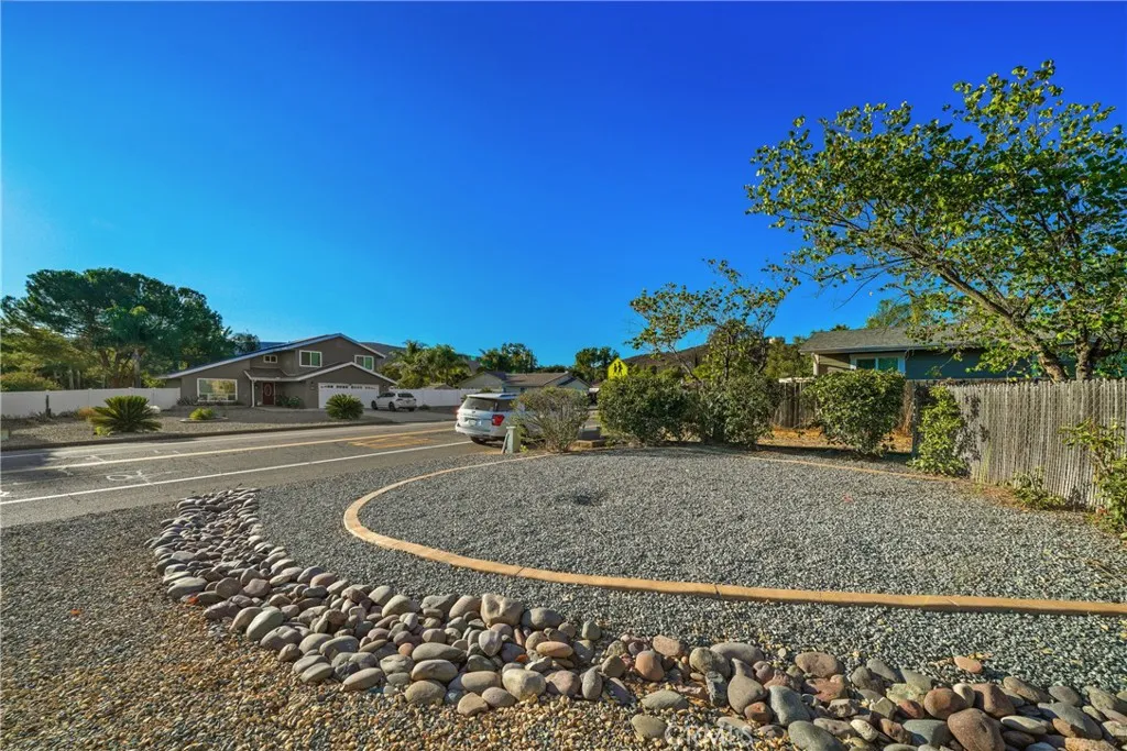 https://cdn.realtyfeed.com/cdn/127/306544369/6dd756e29a0be02693d0a7678c5d7188.webp