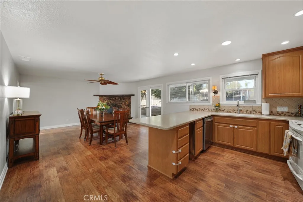 https://cdn.realtyfeed.com/cdn/127/306544369/e0546faf40d841a2b49e518b1fc8141b.webp