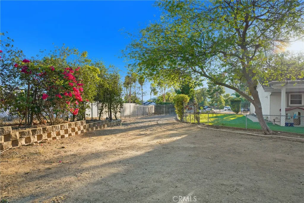 https://cdn.realtyfeed.com/cdn/127/306544369/fe1e33ee2e745e0cdd4f1ec003e49ee0.webp