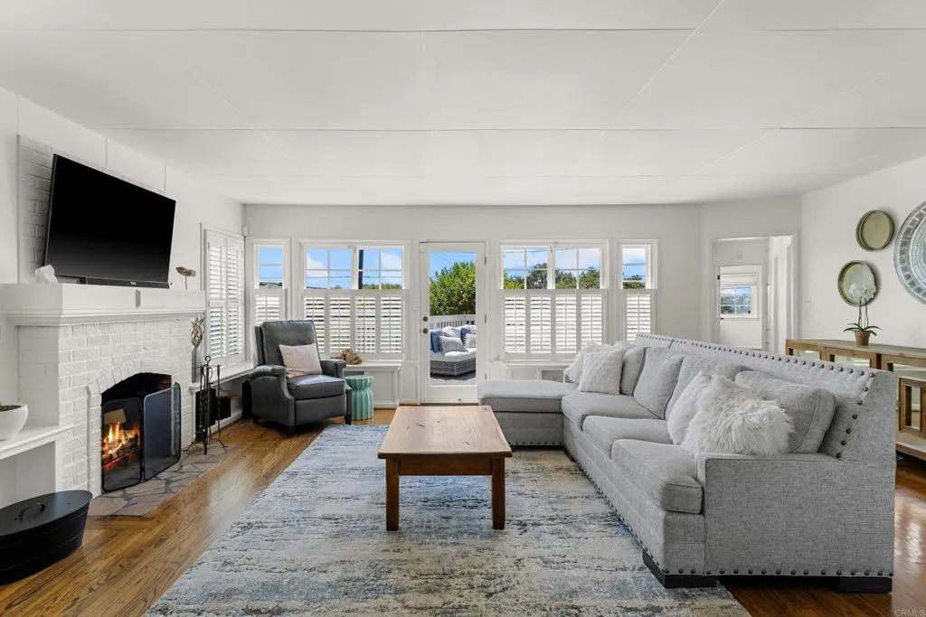 https://cdn.realtyfeed.com/cdn/127/306544443/b717efc6a0bbf036b5fca0e8aeab1def.webp
