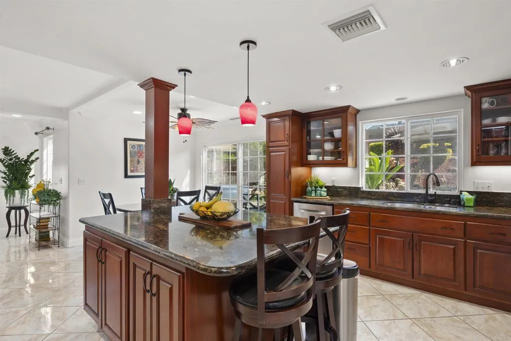 https://cdn.realtyfeed.com/cdn/127/306544481/150c67ece8ac0cd8beb3c0ce385d48bb.webp
