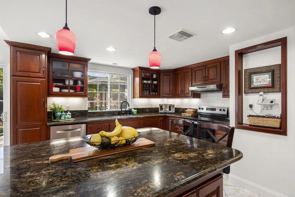 https://cdn.realtyfeed.com/cdn/127/306544481/5ee6622327edc9754607713d4a8ef530.webp