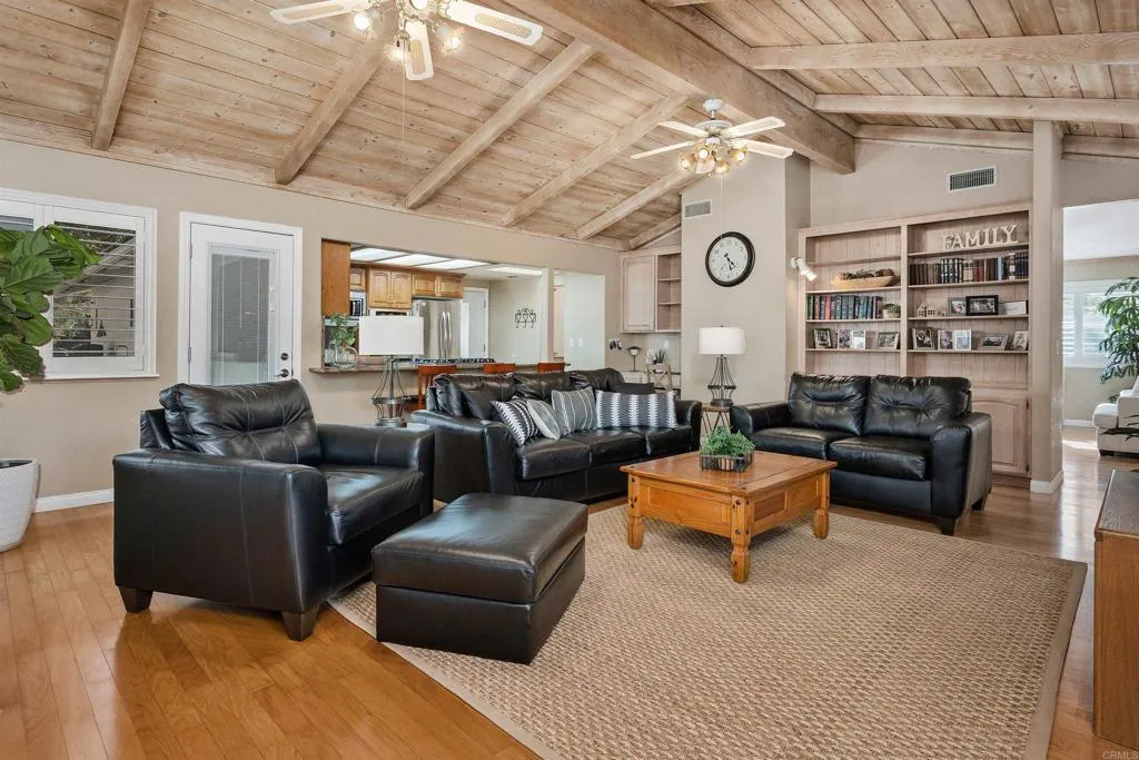 https://cdn.realtyfeed.com/cdn/127/306544577/1ba3a466aa3318ab177a0859e7200e90.webp