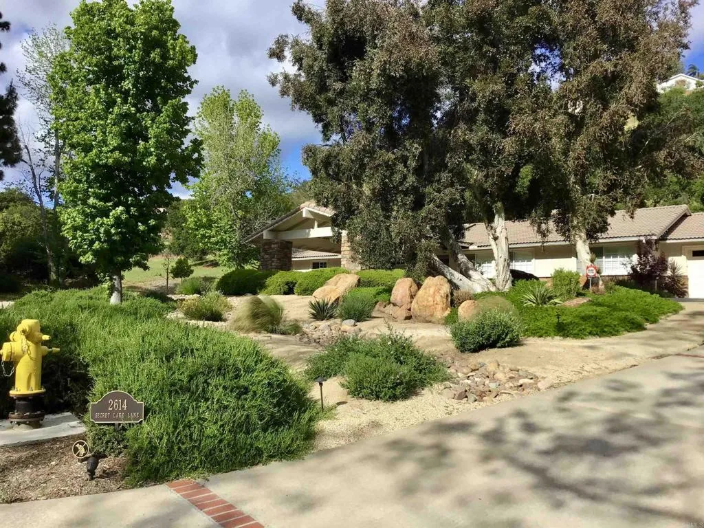 https://cdn.realtyfeed.com/cdn/127/306544577/55001a5ef7ce24e6dfe40d43c20786ae.webp