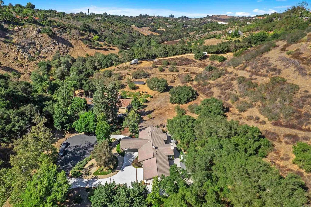 https://cdn.realtyfeed.com/cdn/127/306544577/b033039e876e29be82c984d60fa2f483.webp