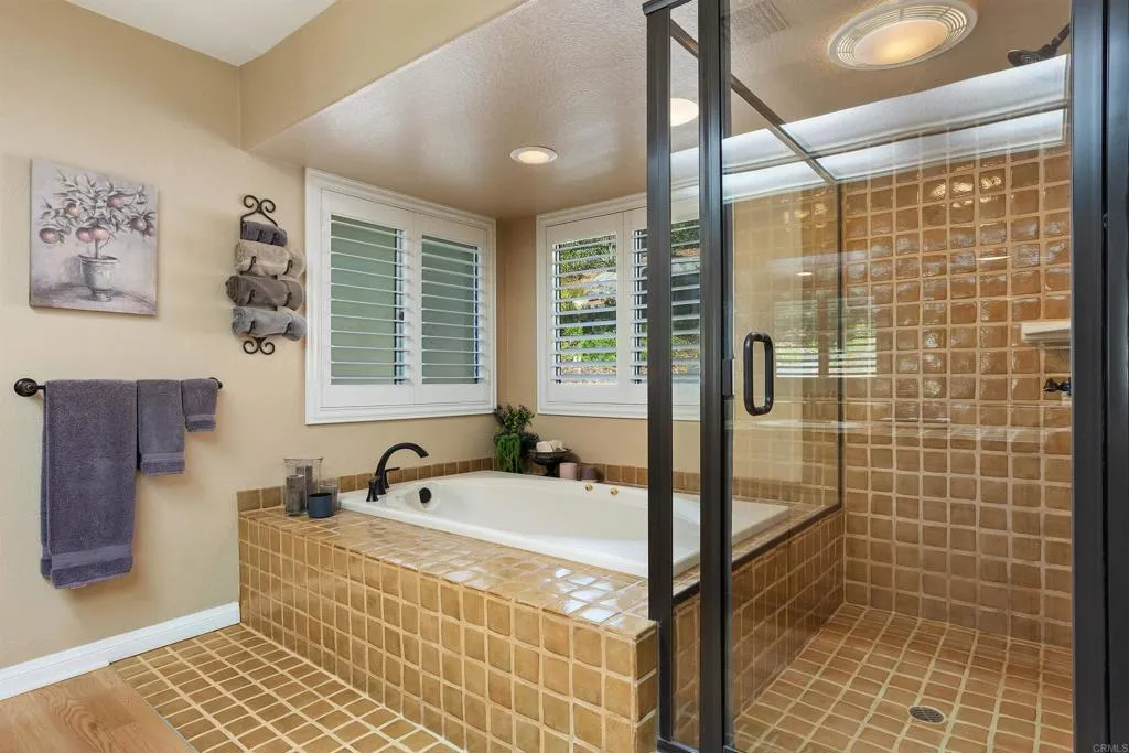 https://cdn.realtyfeed.com/cdn/127/306544577/b3b4a5efeaa34cd0d83836cabe4f9b1d.webp