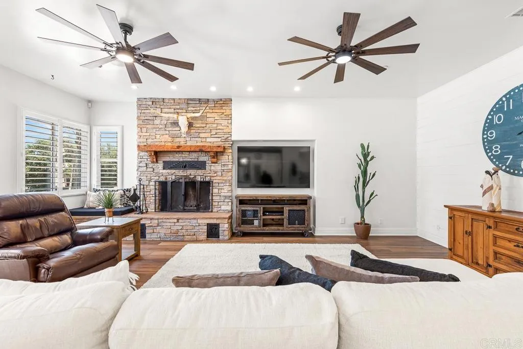 https://cdn.realtyfeed.com/cdn/127/306544613/69f12306add89d71ddf72b3e91b47298.webp