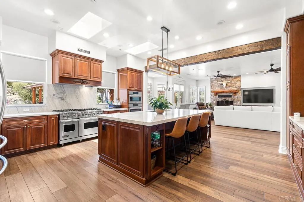 https://cdn.realtyfeed.com/cdn/127/306544613/c27320cea50fe5ca806bd4bab8063c6c.webp