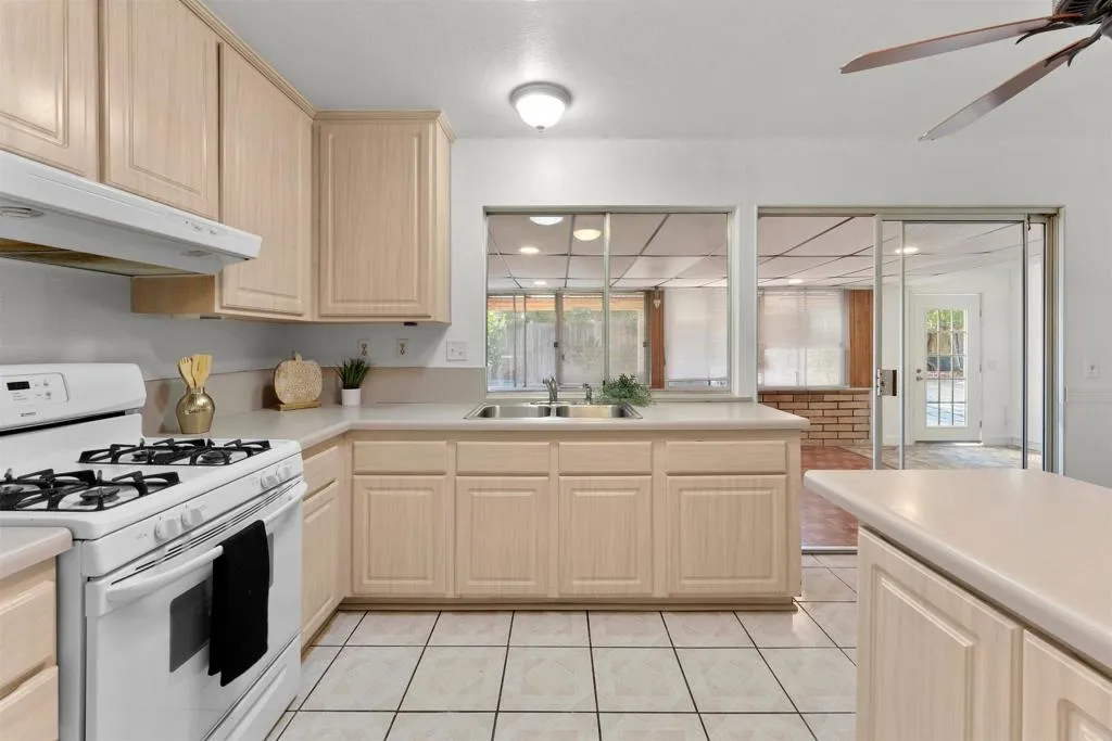 https://cdn.realtyfeed.com/cdn/127/306544635/c3df201d2327bd3f1b62e4a0b5b61adf.webp