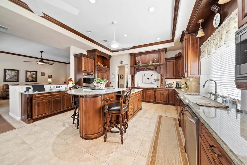https://cdn.realtyfeed.com/cdn/127/306544749/0eae5c42a0b242b2cd2c4fa8bf11567a.webp