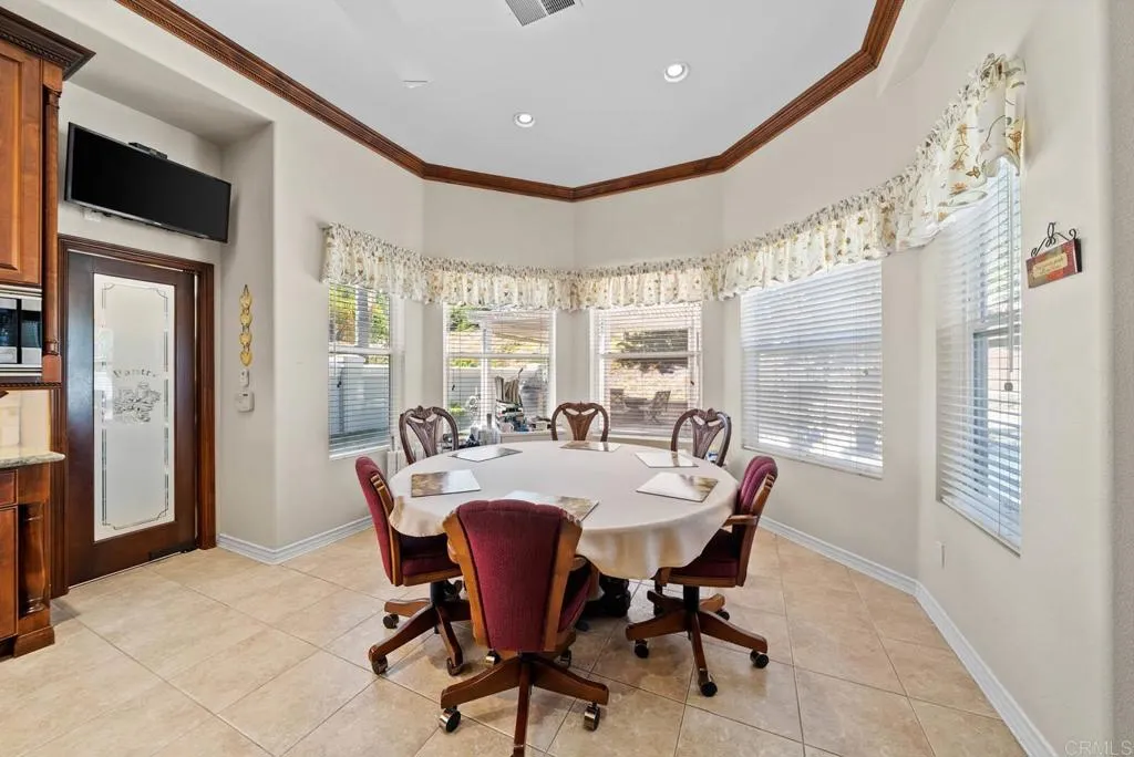 https://cdn.realtyfeed.com/cdn/127/306544749/2d821cba12c081386d4ad7b362153aa2.webp