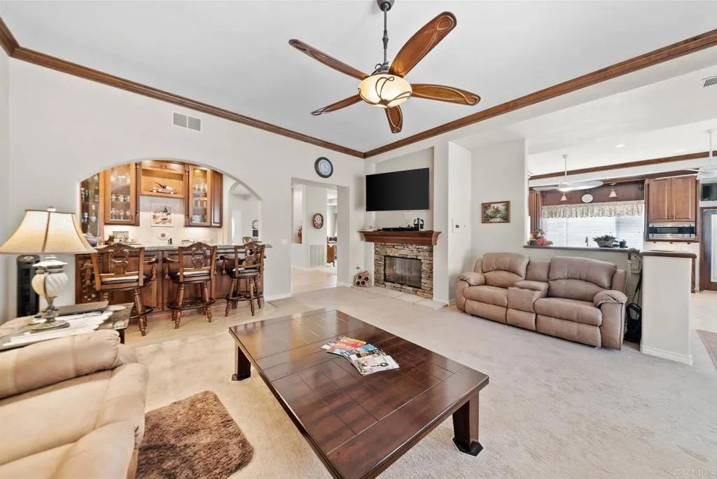 https://cdn.realtyfeed.com/cdn/127/306544749/f5dcb7cc2d0c656cbfbb3ccd582ec5ff.webp