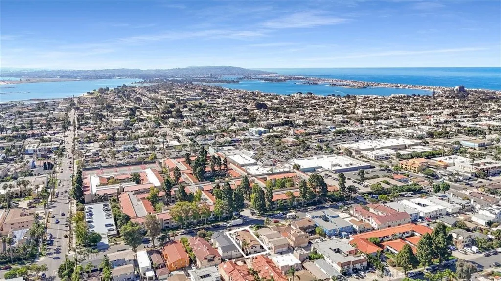 https://cdn.realtyfeed.com/cdn/127/306544799/1b972237b3a2eb04dda0be501c085420.webp