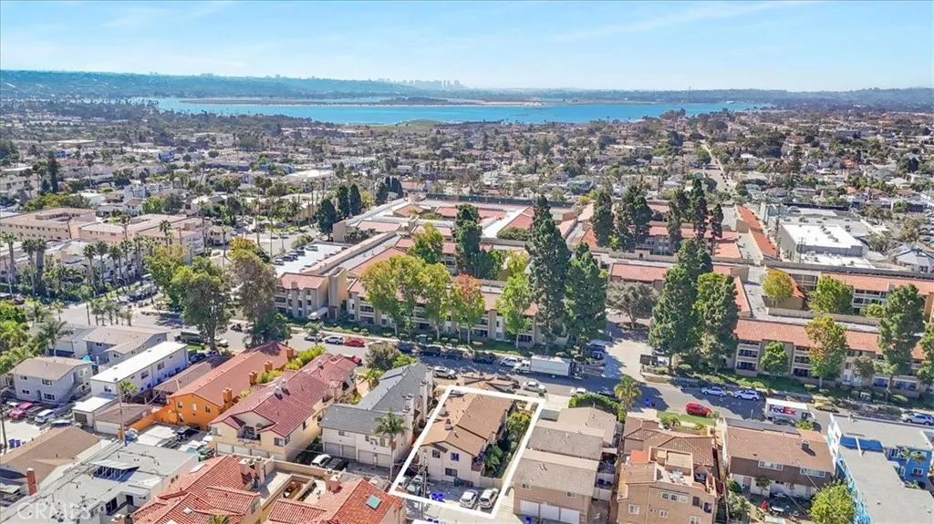 https://cdn.realtyfeed.com/cdn/127/306544799/1f67a0a1cfb1b6861f4972f569bb7848.webp