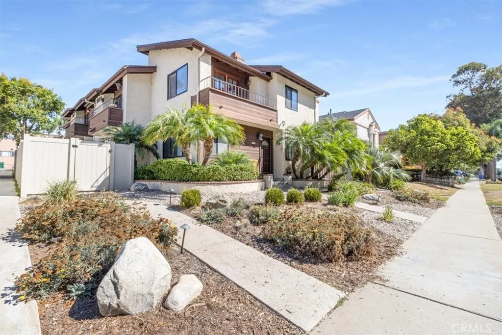 https://cdn.realtyfeed.com/cdn/127/306544799/5453ace7d0732c56041a5c6441ae8c2a.webp