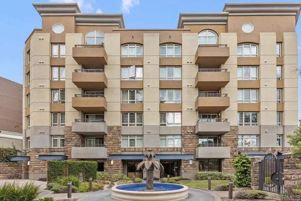 https://cdn.realtyfeed.com/cdn/127/306544815/86bec5bf1804de1b6354d6b2980576d6.webp