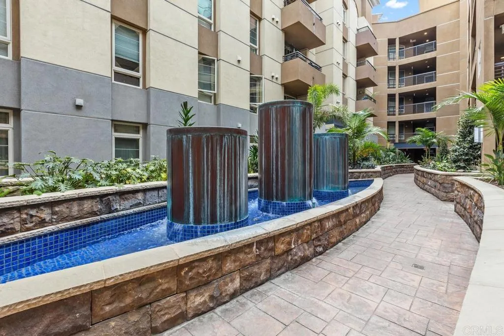 https://cdn.realtyfeed.com/cdn/127/306544815/994186400e9873a158e4c40d47b32257.webp