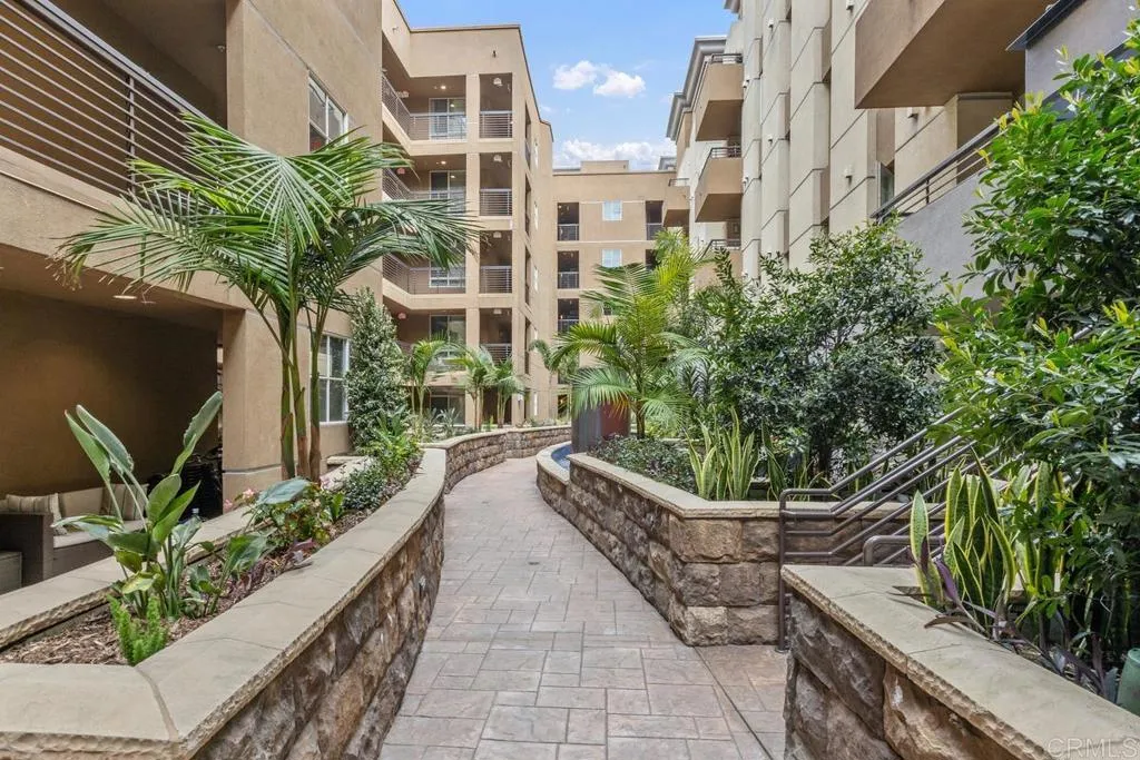 https://cdn.realtyfeed.com/cdn/127/306544815/e279297cdae75839857338ad3309863f.webp
