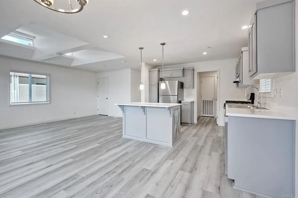 https://cdn.realtyfeed.com/cdn/127/306544847/51f4c50cc11befa24f5e9b609e56b8cc.webp