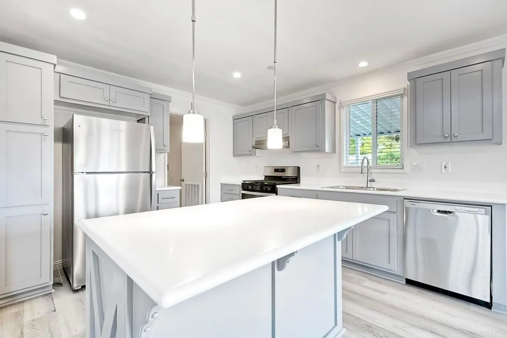 https://cdn.realtyfeed.com/cdn/127/306544847/56abb2730782d9cbd9c4afaab1c39f2a.webp