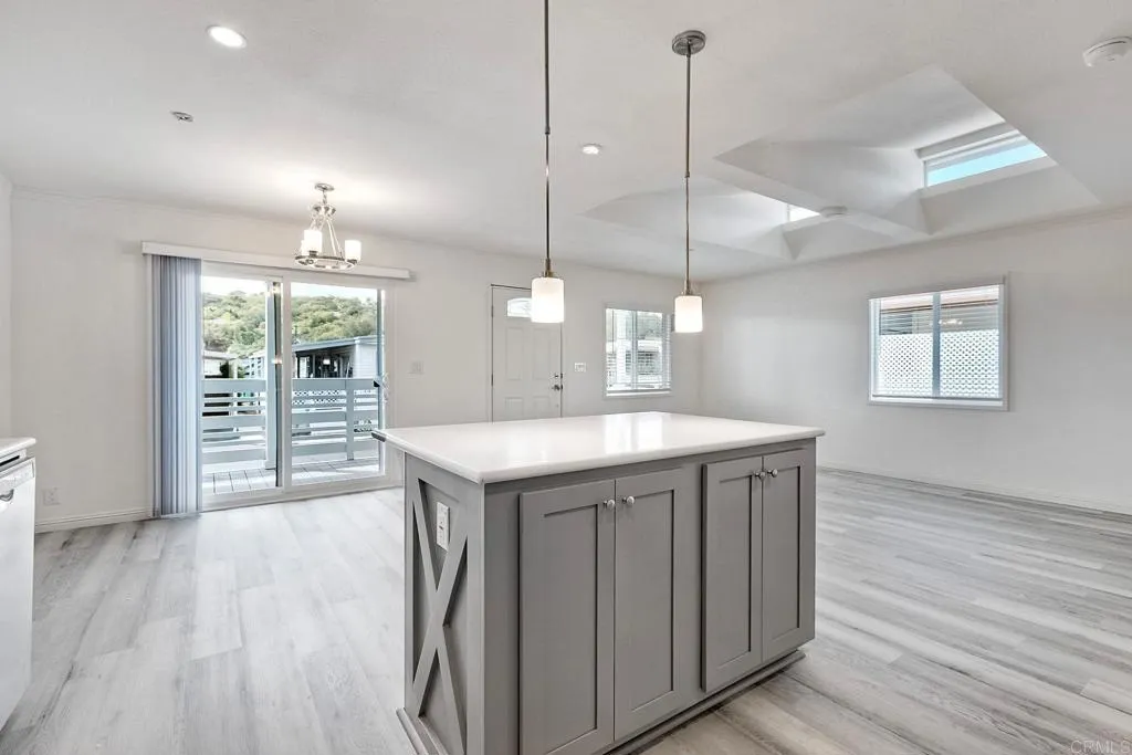 https://cdn.realtyfeed.com/cdn/127/306544847/a8c8d884368e5263bdbdb1299e9f6db5.webp