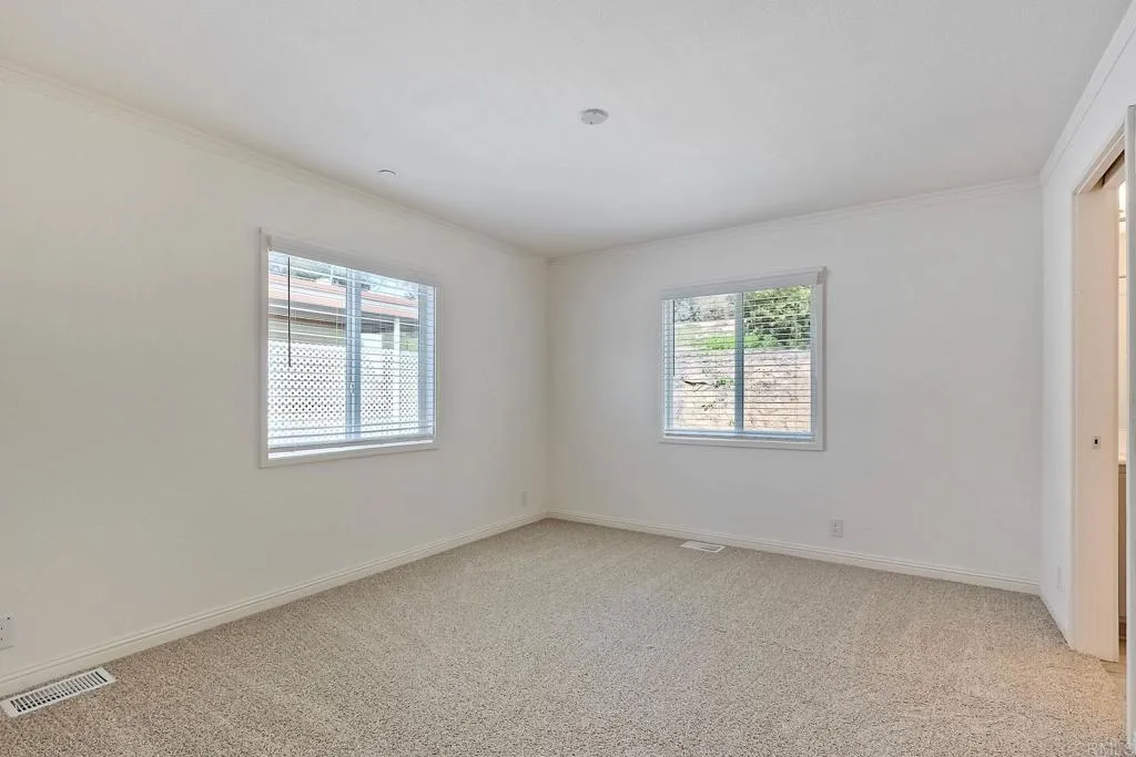 https://cdn.realtyfeed.com/cdn/127/306544847/a9ac746c253d14ca25e3c04cba108180.webp
