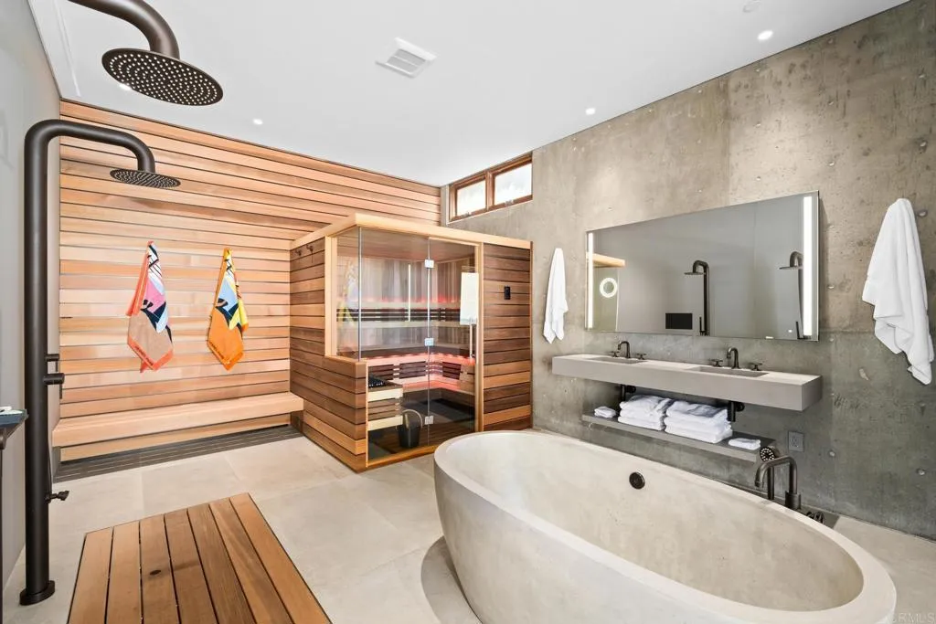 https://cdn.realtyfeed.com/cdn/127/306544858/915dc36d4a57af60ac3b5e806ec66c34.webp