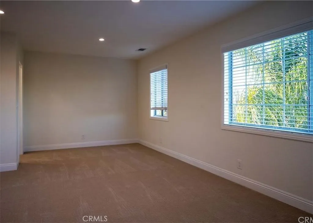 https://cdn.realtyfeed.com/cdn/127/306544866/533f095b6ddedba82a42331426ba85ab.webp