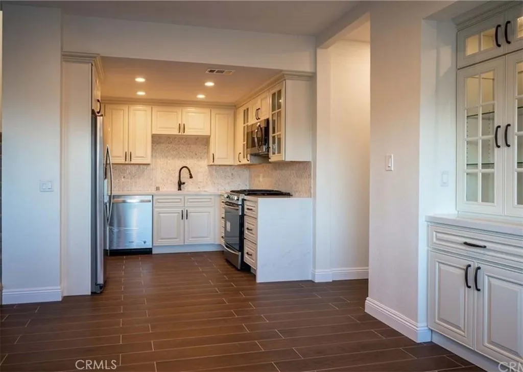 https://cdn.realtyfeed.com/cdn/127/306544866/70cef80e351b650b6af94edf50d8e382.webp