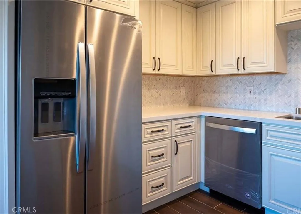 https://cdn.realtyfeed.com/cdn/127/306544866/d6ff5f975818a44ca287f2f0d1733c87.webp