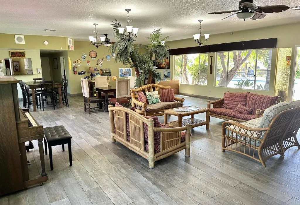 https://cdn.realtyfeed.com/cdn/127/306545227/4f2202469891b8a38039dc8c893f2b63.webp