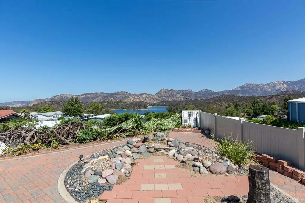 https://cdn.realtyfeed.com/cdn/127/306545413/0963bd9e16aef7177d02bb95fa62b531.webp