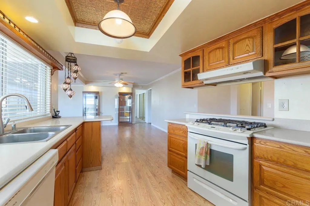 https://cdn.realtyfeed.com/cdn/127/306545413/8a6ef8febc8badc9e6fbfce5e48cc477.webp