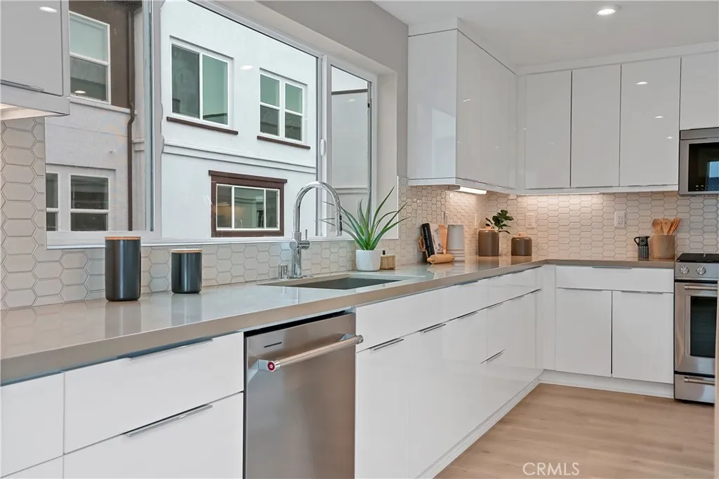 Photo #5: OC25219308 Listing 