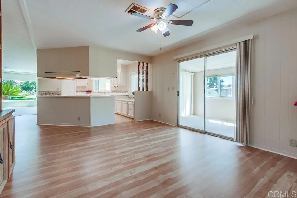 https://cdn.realtyfeed.com/cdn/127/306545531/2642cc2e18a2e6bdcd4960f1a57df562.webp