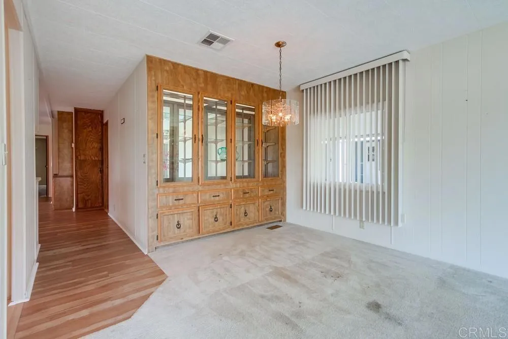 https://cdn.realtyfeed.com/cdn/127/306545531/3c7bca9c419e9d8e09a8b446a0d22603.webp