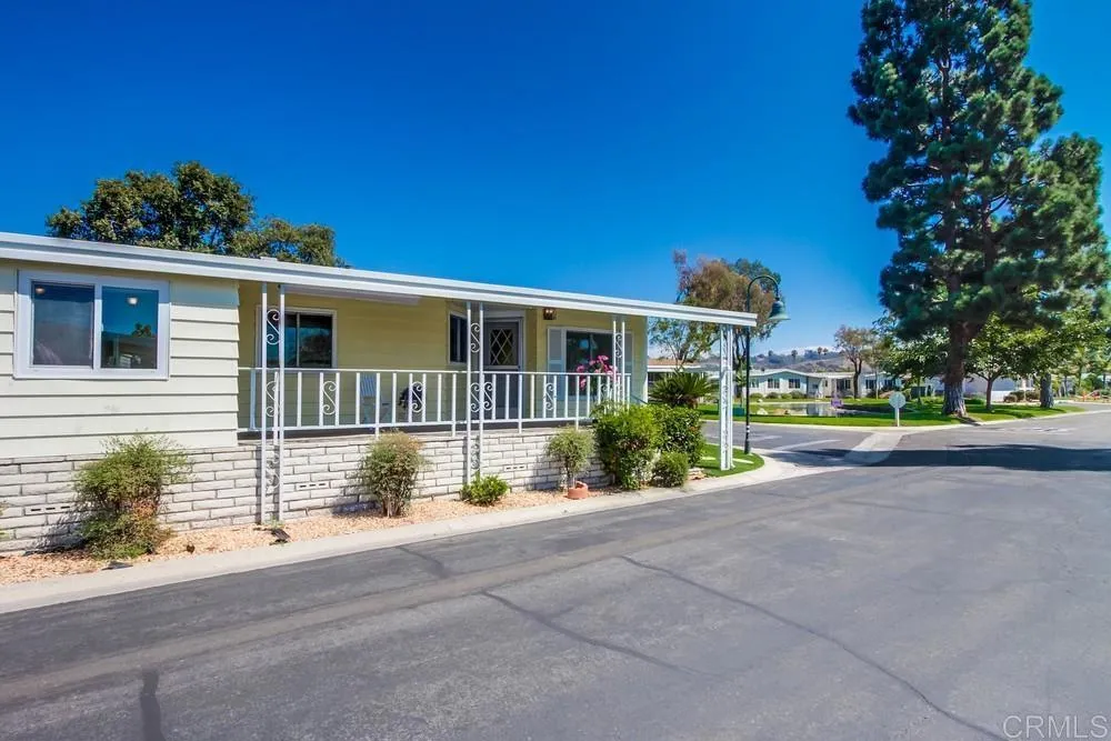 https://cdn.realtyfeed.com/cdn/127/306545531/725b4cd4a17cd9a33e624bccd6b53dab.webp