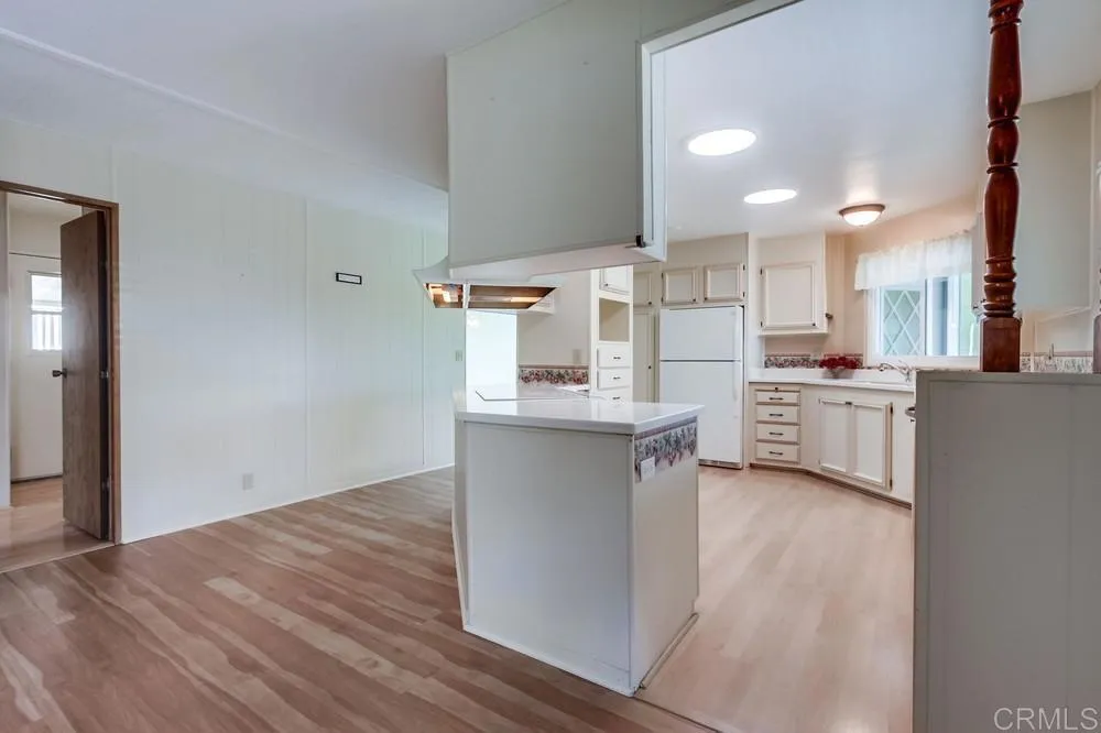 https://cdn.realtyfeed.com/cdn/127/306545531/7694d29feb4ed23e86f1304bb0a0890f.webp