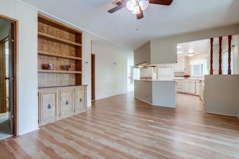 https://cdn.realtyfeed.com/cdn/127/306545531/78922a71aee5d7346d5fa8b2d64d7a84.webp