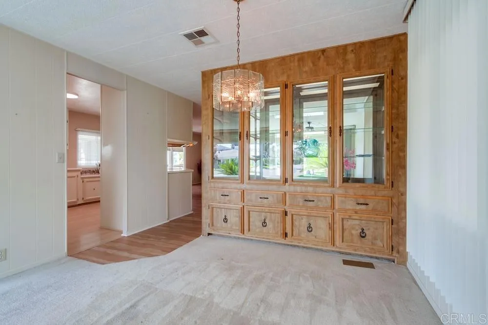 https://cdn.realtyfeed.com/cdn/127/306545531/db4813967c07535478d52f77f3004c6b.webp