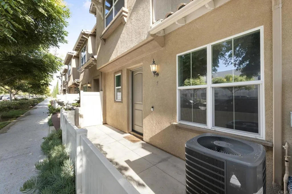 https://cdn.realtyfeed.com/cdn/127/306545540/990e82377b0a086ccb983bf6e3c6b68b.webp