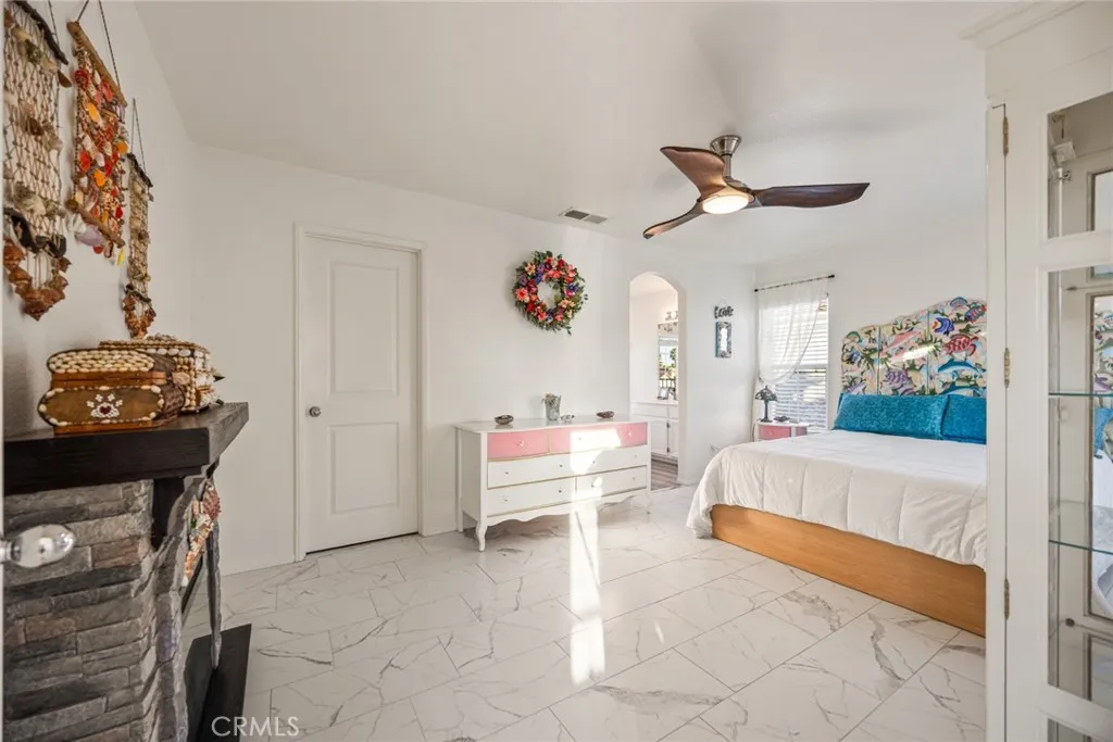 https://cdn.realtyfeed.com/cdn/127/306545552/b49f86d48fcb0cc03838c999bdedc133.webp