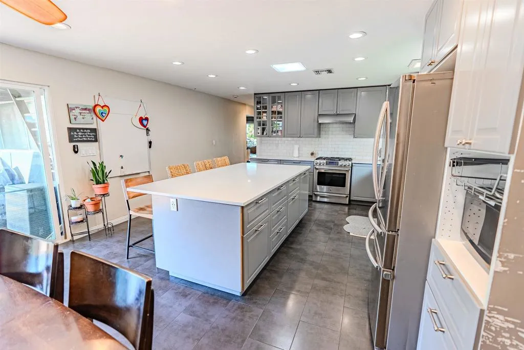 https://cdn.realtyfeed.com/cdn/127/306545554/35e1b14c5c9006da99e2b159ceae4834.webp
